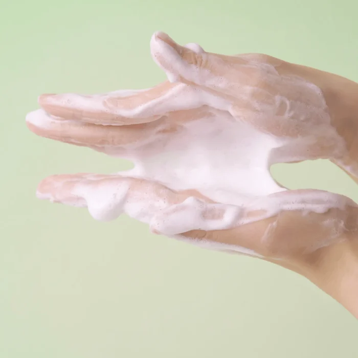 SKIN-1004-Madagascar-Centella-Tea-trica-BHA-Foam-3.webp