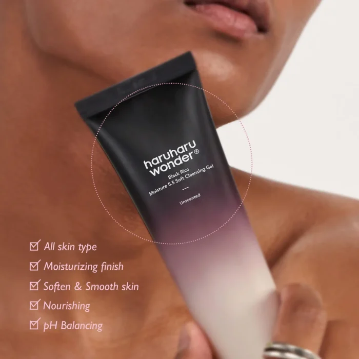 haruharu-wonder-Black-Rice-Moisture-5.5-Soft-Cleansing-Gel-2.webp